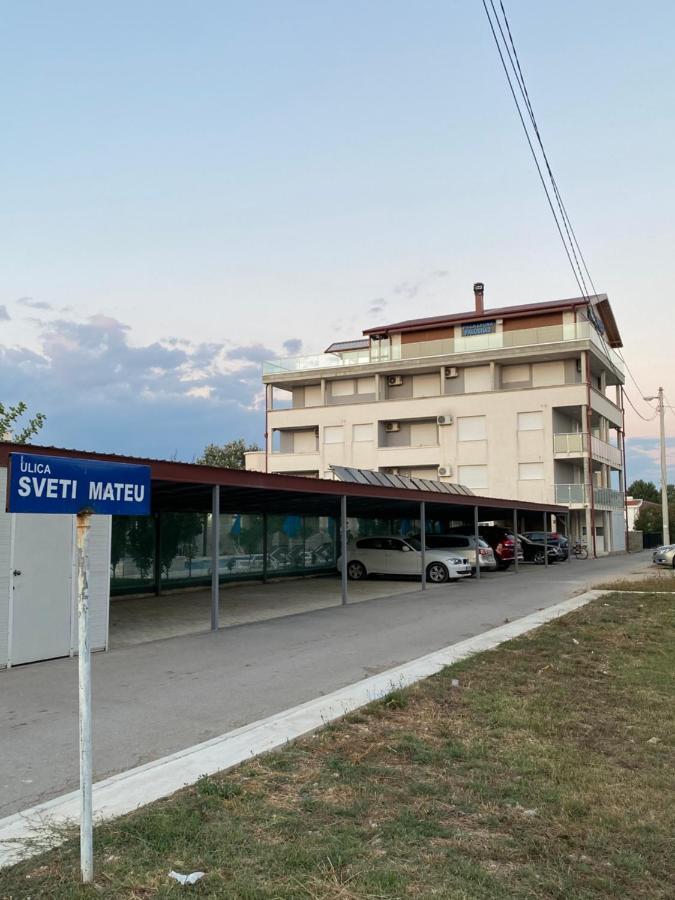 Villa Leona Palushaj Donji Stoj Exterior foto